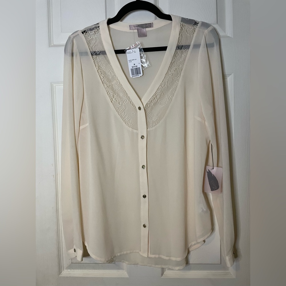 BNWT size M, sheer, ivory Forever 21 blouse